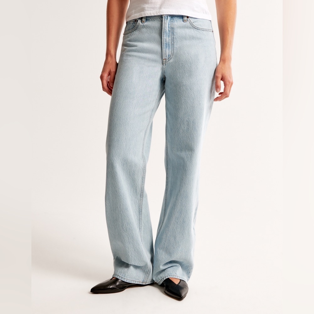 Abercrombie & Fitch High Rise Loose Jean - Picture 2 of 9